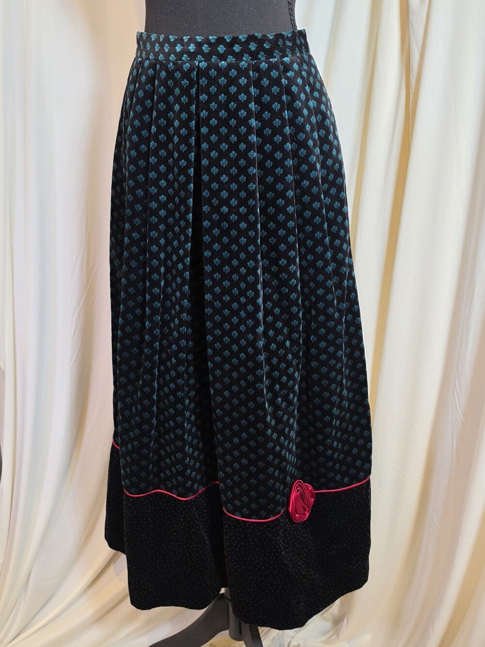 Vintage Components Susan Bristol Black Teal Velvet Pleated Midi Skirt Size 10